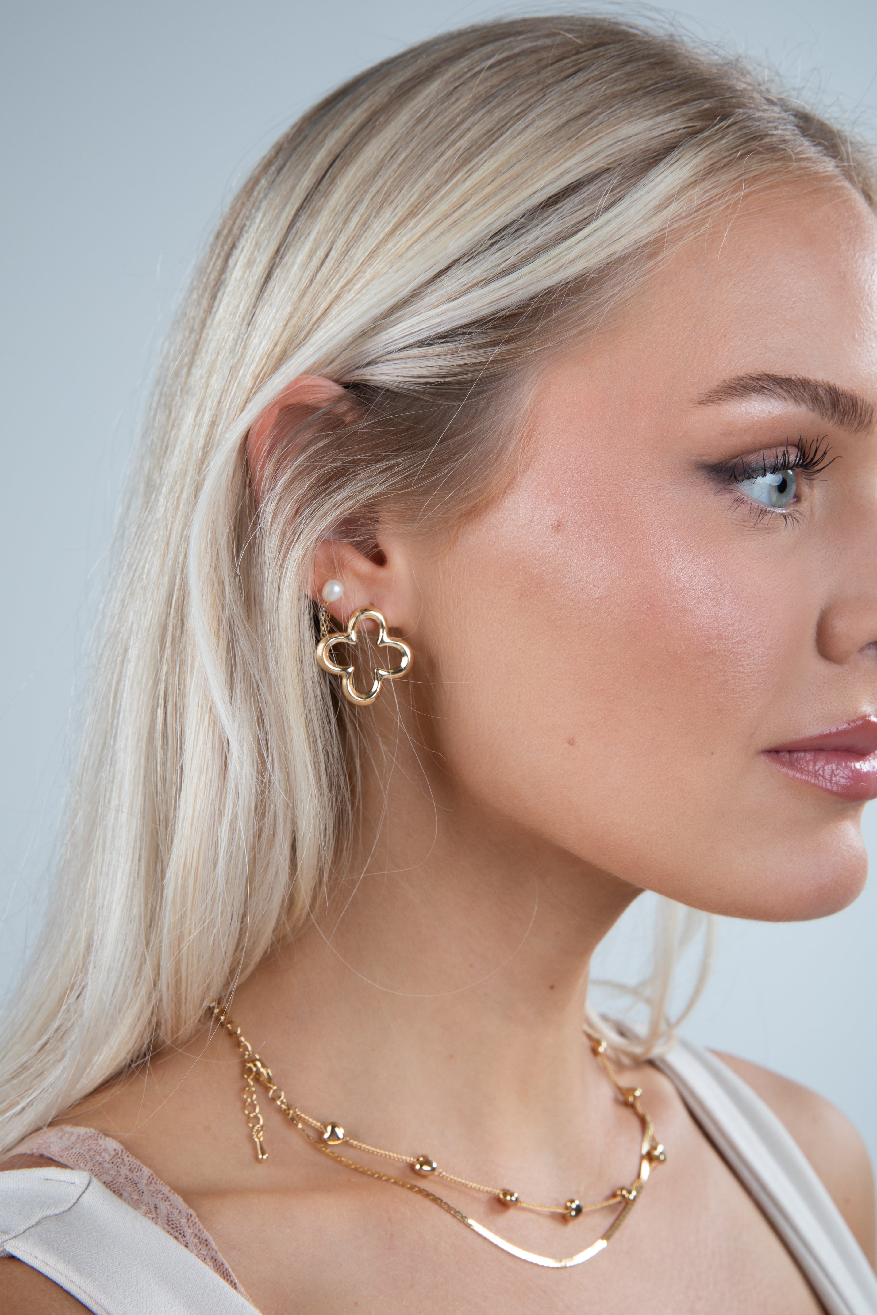 Kaylee Gold Quatrefoil Earrings